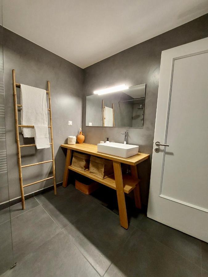 Christina-Anna Athens City Center Walking Distance To Everywhere And Acropolis, In One Of The Most Favorable Locations By National Gardens And Zoo, Hellenic Parliament In Syntagma And Stylish Exquisite Kolonaki Cozy Renovated Apartment Luaran gambar