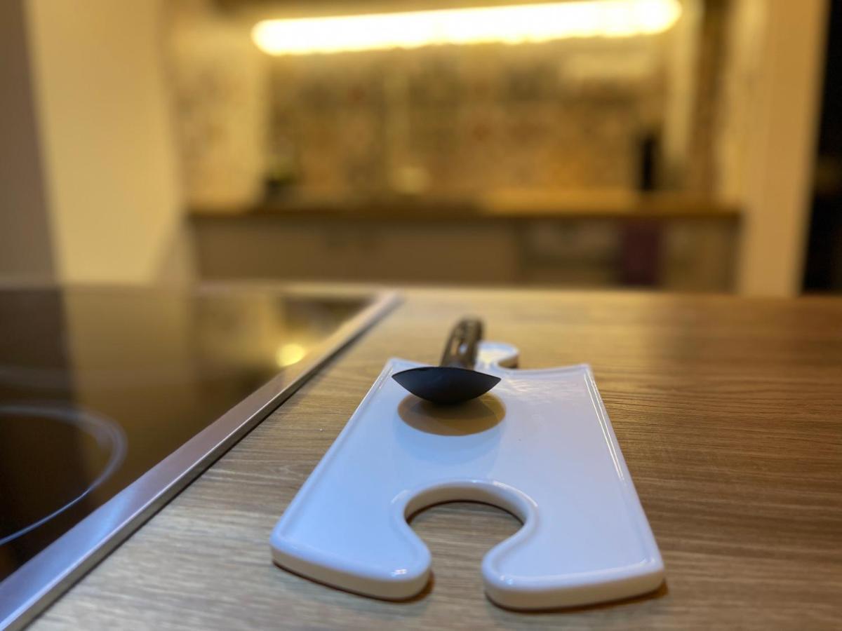 Christina-Anna Athens City Center Walking Distance To Everywhere And Acropolis, In One Of The Most Favorable Locations By National Gardens And Zoo, Hellenic Parliament In Syntagma And Stylish Exquisite Kolonaki Cozy Renovated Apartment Luaran gambar